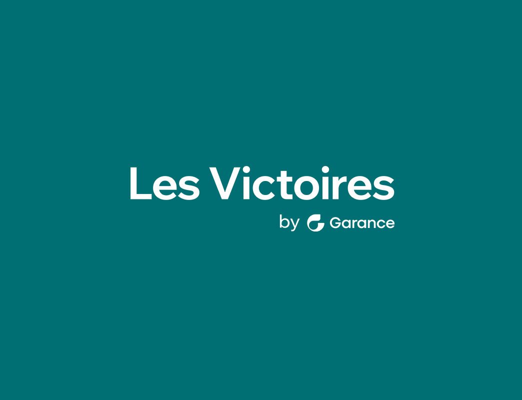 Logo « Les Victoires by Garance » sur fond vert