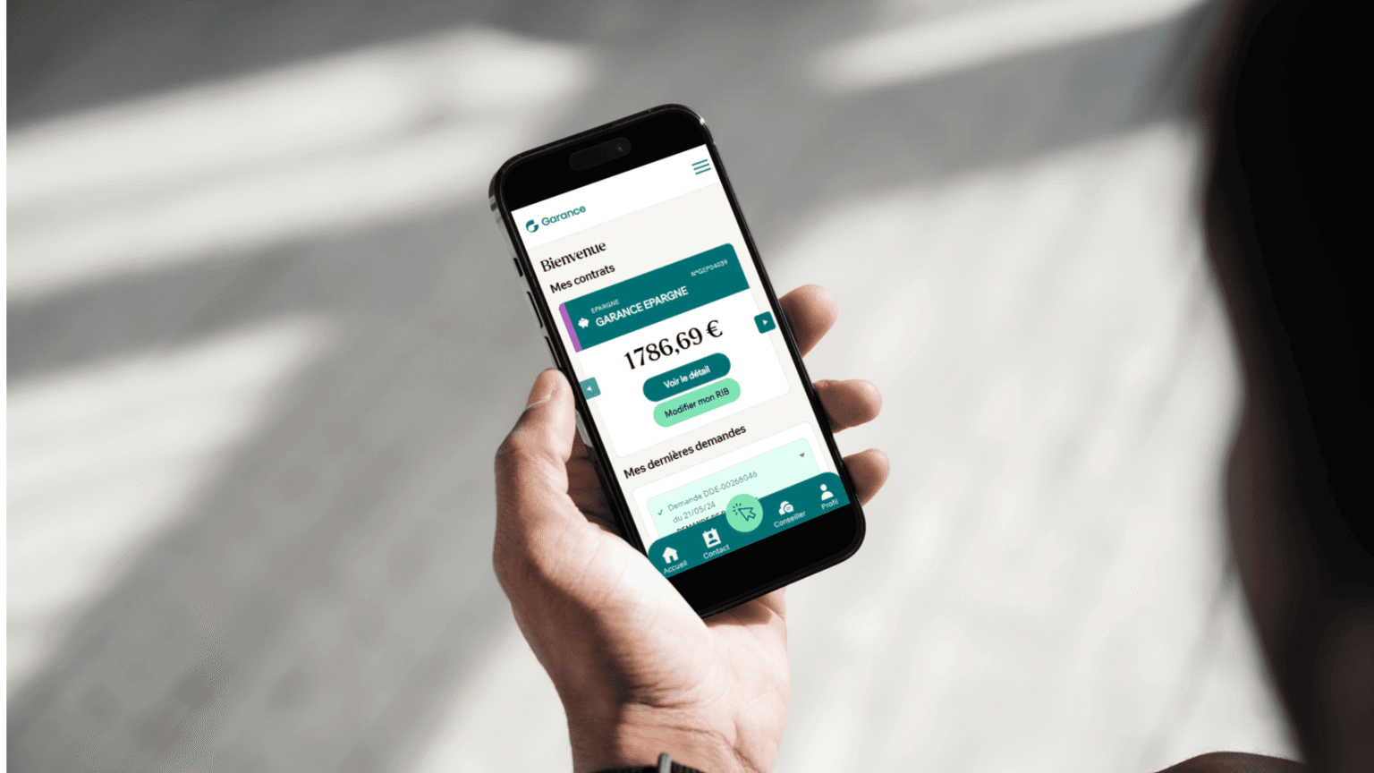 Mockup de l’interface “Mon Espace Garance” affichée sur écran, illustrant un tableau de bord simple et clair